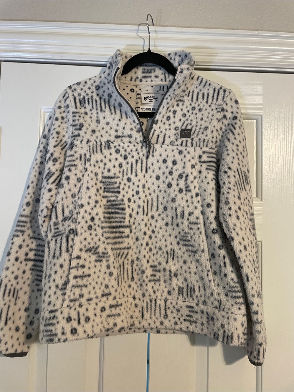 Billabong Cream & Gray Patterned Teddy Fleece Pullover Jacket